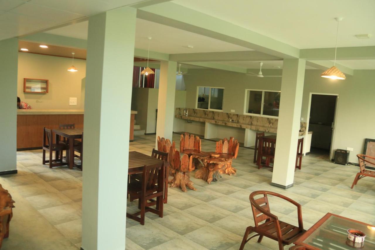 Sri Villa Rest Hikkaduwa Extérieur photo